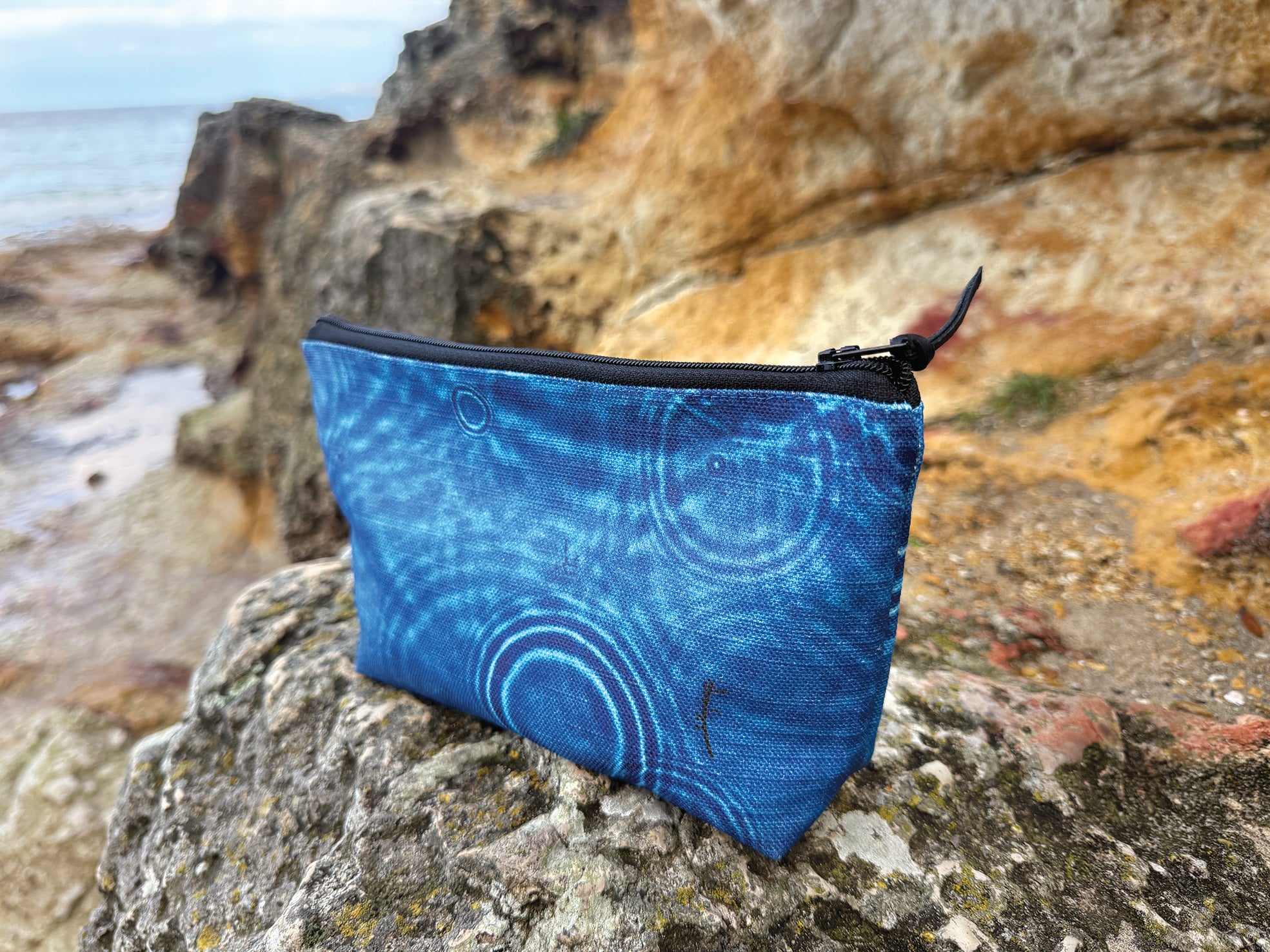 The Bicheno Pouch - Cerulean Drops Fabric