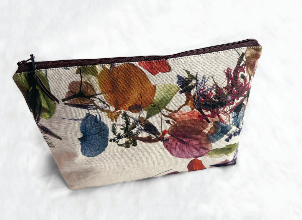 The Waratah Pouch - Floral Wreath Fabric